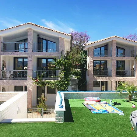 In Ermioni Mit Gemeinschaftlichem Pool- Grill Und Terrasse By Interhome *