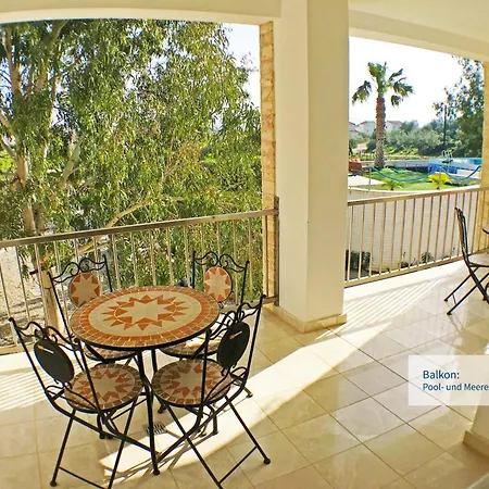 In Ermioni Mit Gemeinschaftlichem Pool- Grill Und Terrasse By Interhome Vakantiehuis *