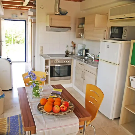 Vakantiehuis In Ermioni Mit Gemeinschaftlichem Pool- Grill Und Terrasse By Interhome Thermisía