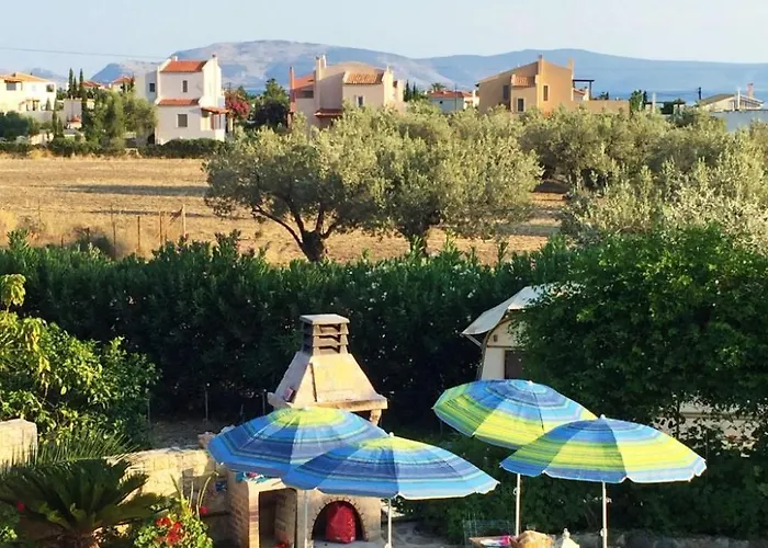 Casa de Férias In Ermioni Mit Gemeinschaftlichem Pool- Grill Und Terrasse By Interhome Thermisía