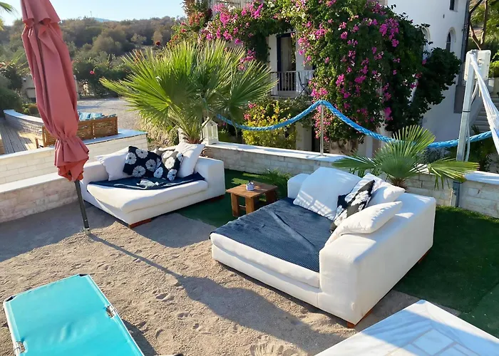 In Ermioni Mit Gemeinschaftlichem Pool- Grill Und Terrasse By Interhome Ferienhaus *