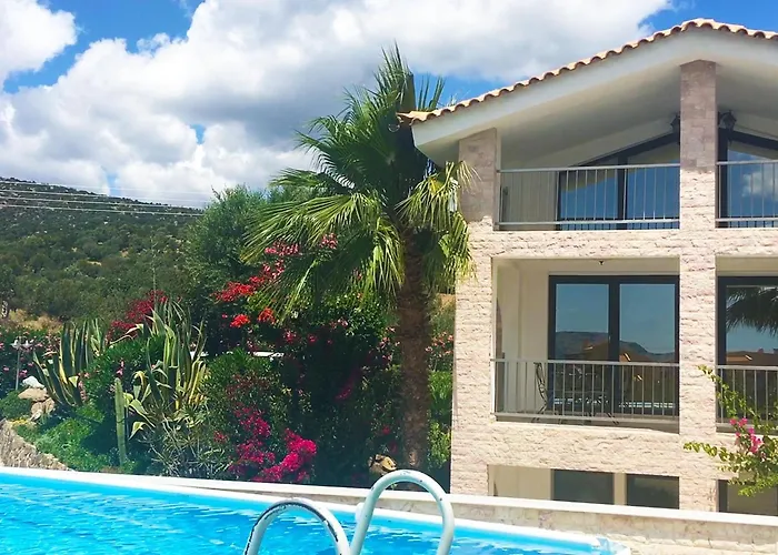 Ferienhaus In Ermioni Mit Gemeinschaftlichem Pool- Grill Und Terrasse By Interhome