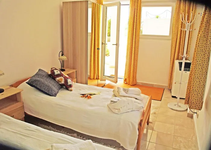 In Ermioni Mit Gemeinschaftlichem Pool- Grill Und Terrasse By Interhome Thermisía