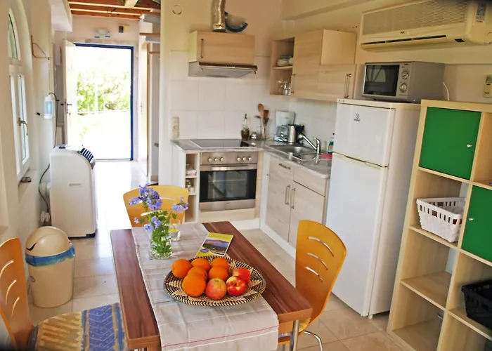 Casa de Férias In Ermioni Mit Gemeinschaftlichem Pool- Grill Und Terrasse By Interhome Thermisía