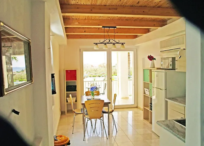 In Ermioni Mit Gemeinschaftlichem Pool- Grill Und Terrasse By Interhome 別荘