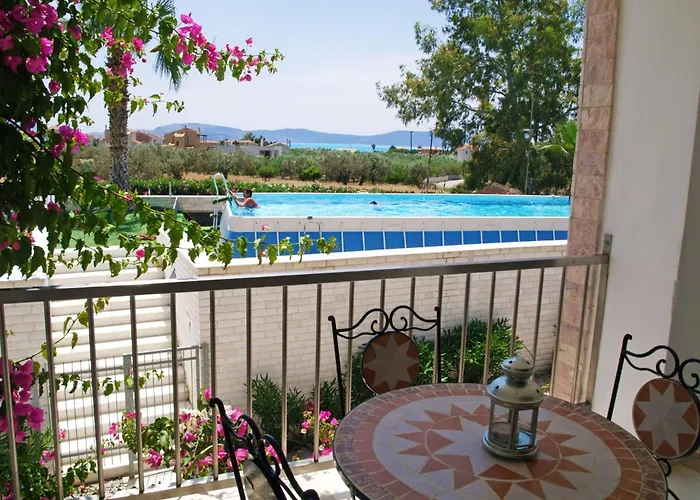 Casa de Férias In Ermioni Mit Gemeinschaftlichem Pool- Grill Und Terrasse By Interhome Thermisía