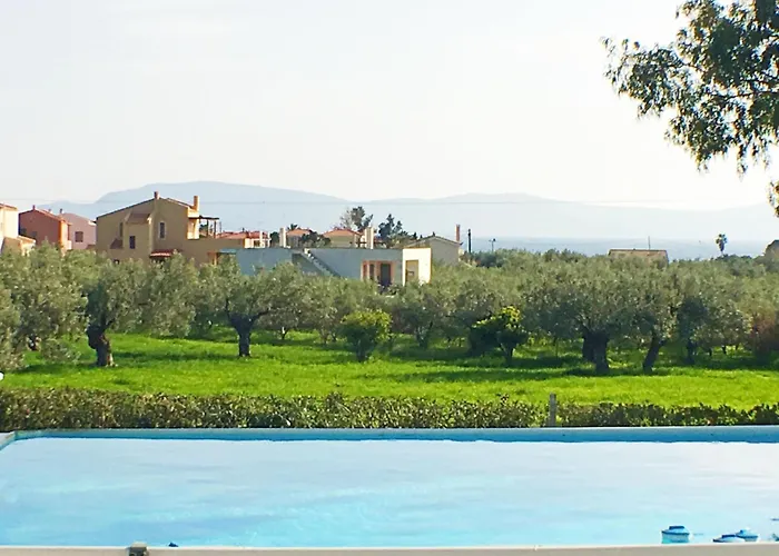 In Ermioni Mit Gemeinschaftlichem Pool- Grill Und Terrasse By Interhome