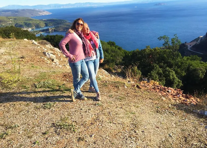 In Ermioni Mit Gemeinschaftlichem Pool- Grill Und Terrasse By Interhome